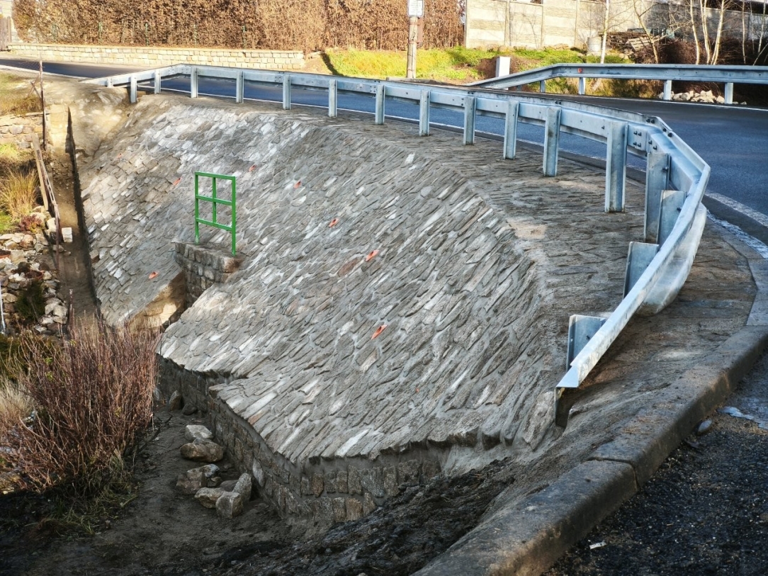 KSÚSV - Šlapanov - Propustek a navazující komunikace