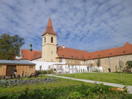 Objekt zahrad, ohradních zdí a veřejných WC